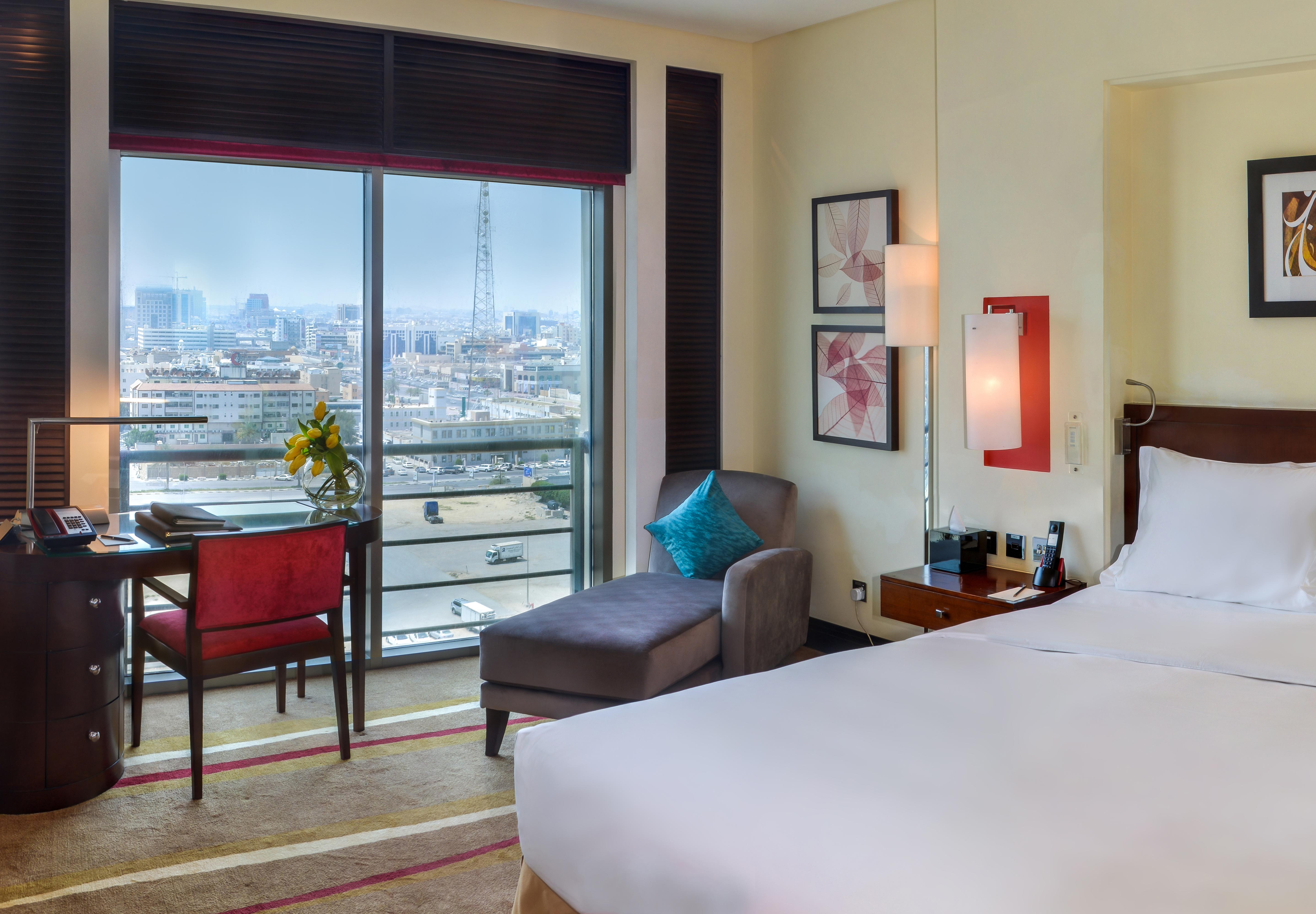 Sofitel Al Khobar The Corniche Hotel Eksteriør billede A room at the hotel