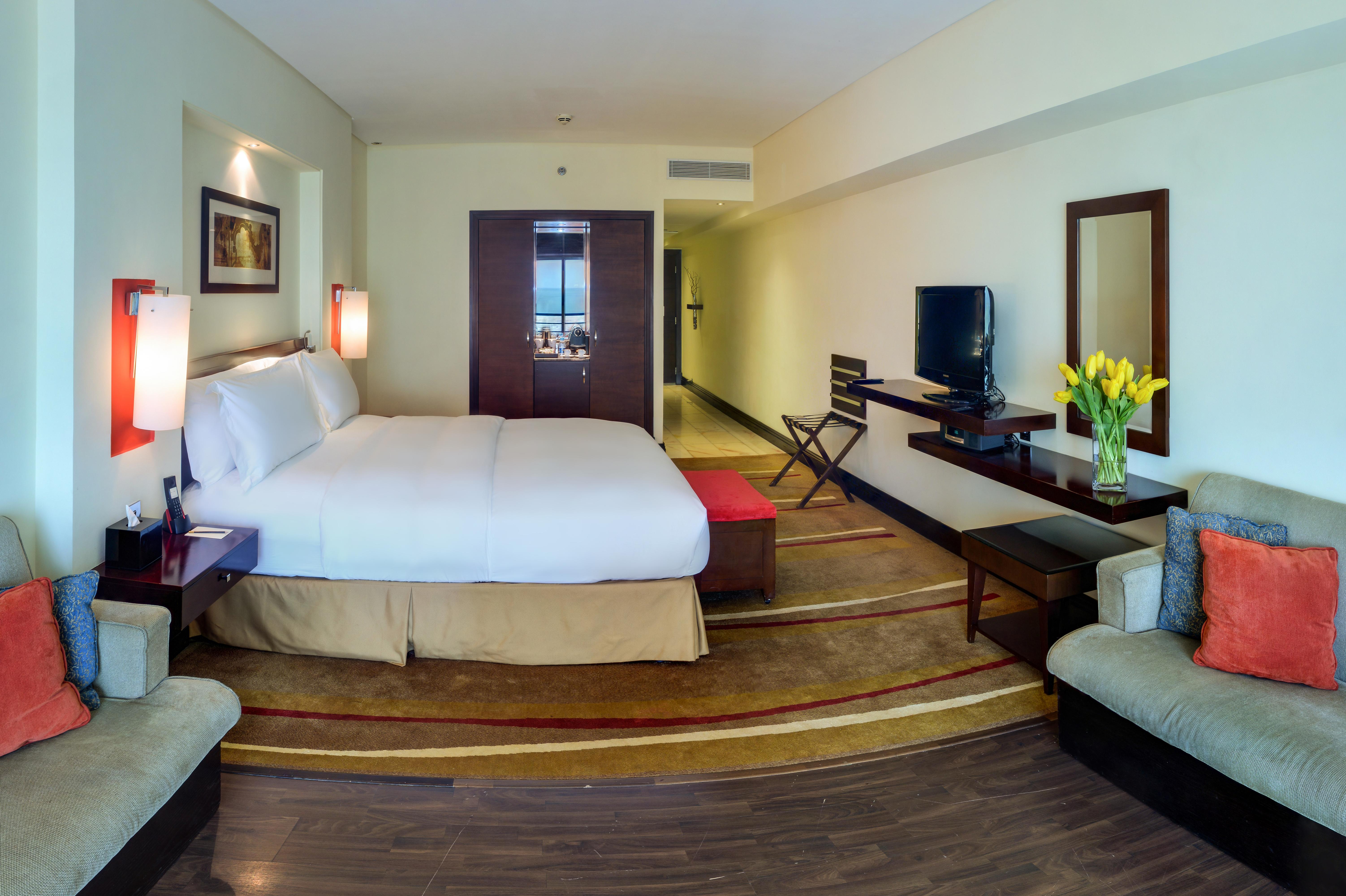 Sofitel Al Khobar The Corniche Hotel Eksteriør billede A room at the hotel