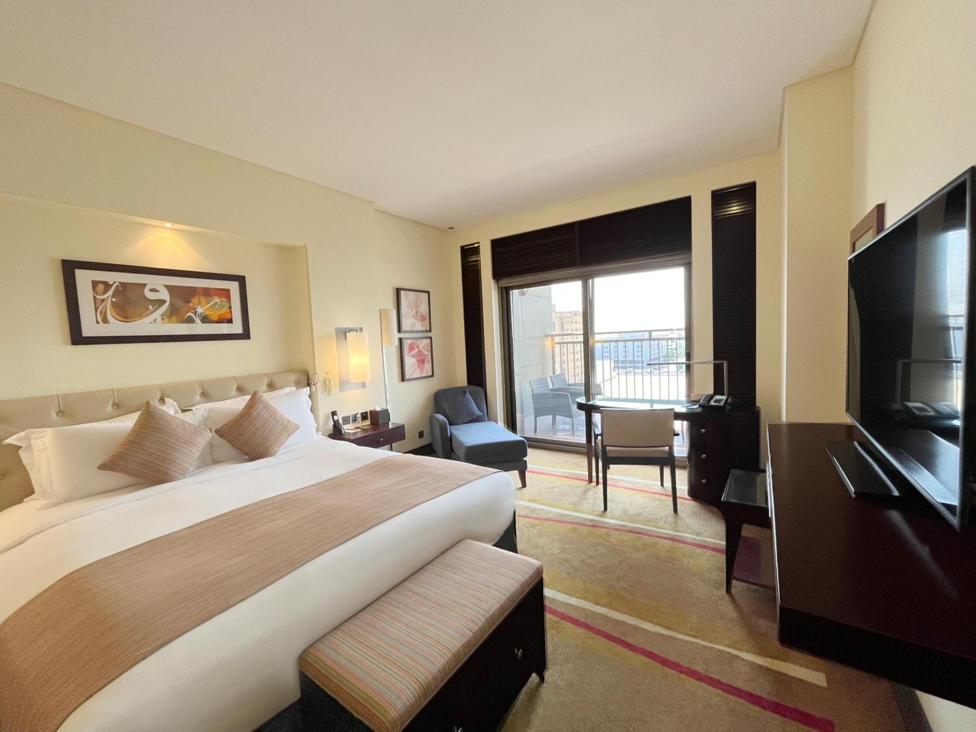 Sofitel Al Khobar The Corniche Hotel Eksteriør billede A room at the hotel