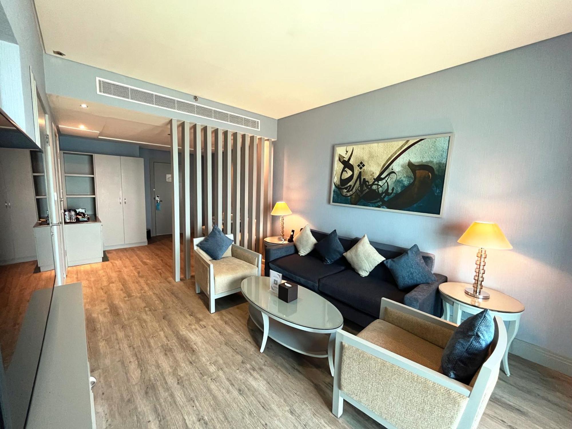Sofitel Al Khobar The Corniche Hotel Eksteriør billede A suite at the hotel