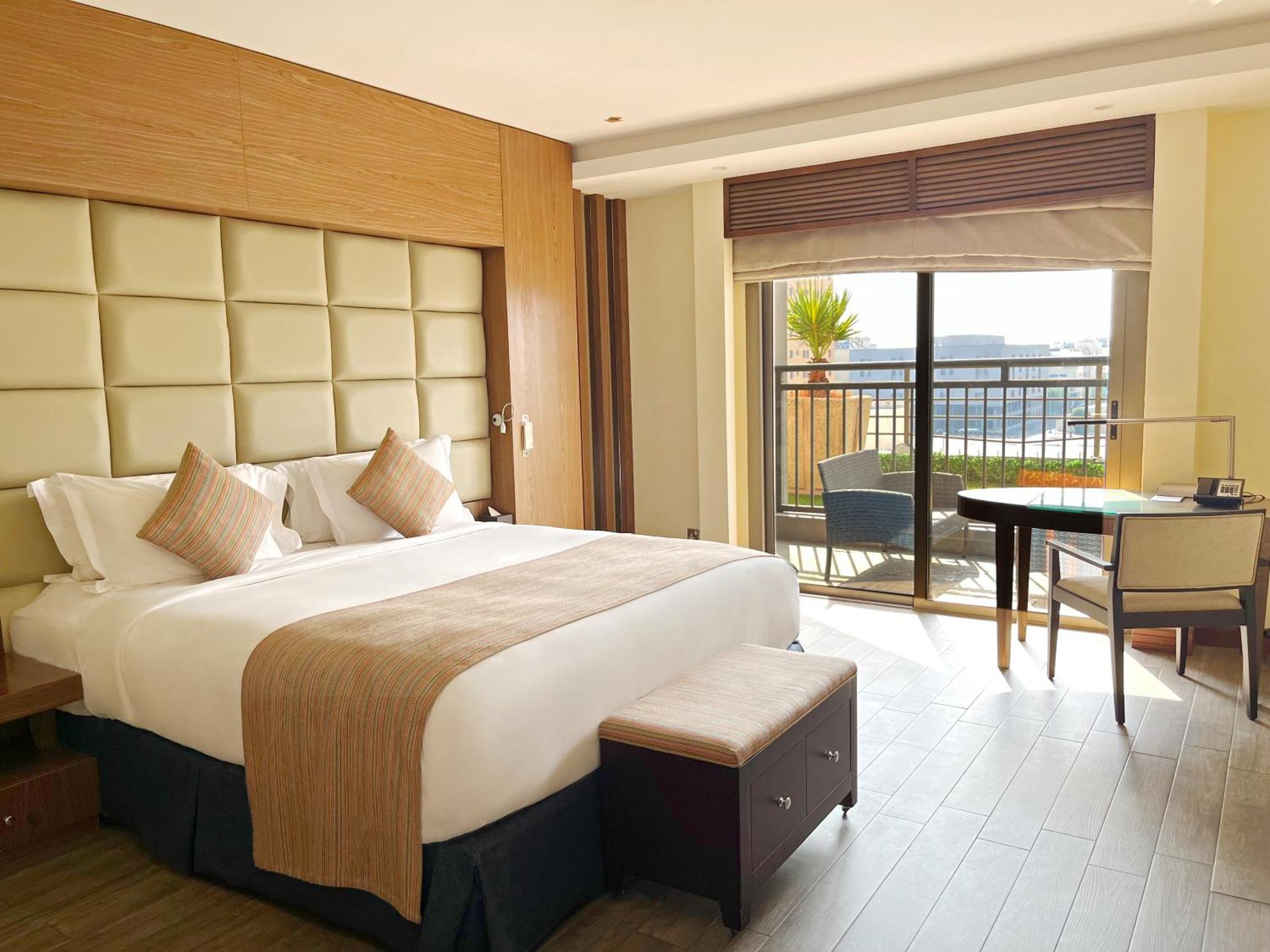 Sofitel Al Khobar The Corniche Hotel Eksteriør billede A room at the hotel