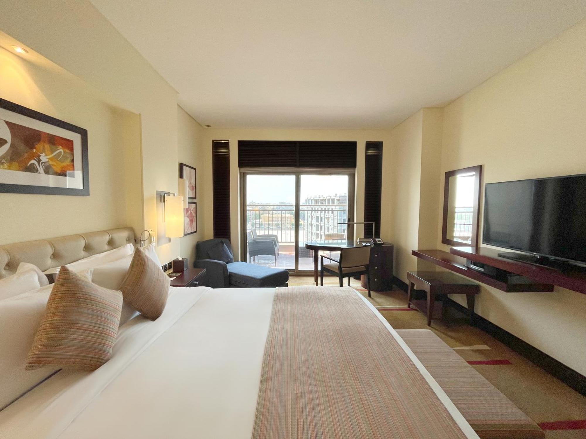 Sofitel Al Khobar The Corniche Hotel Eksteriør billede A room at the hotel