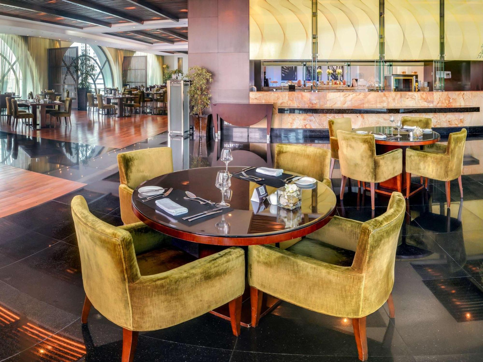 Sofitel Al Khobar The Corniche Hotel Eksteriør billede The restaurant