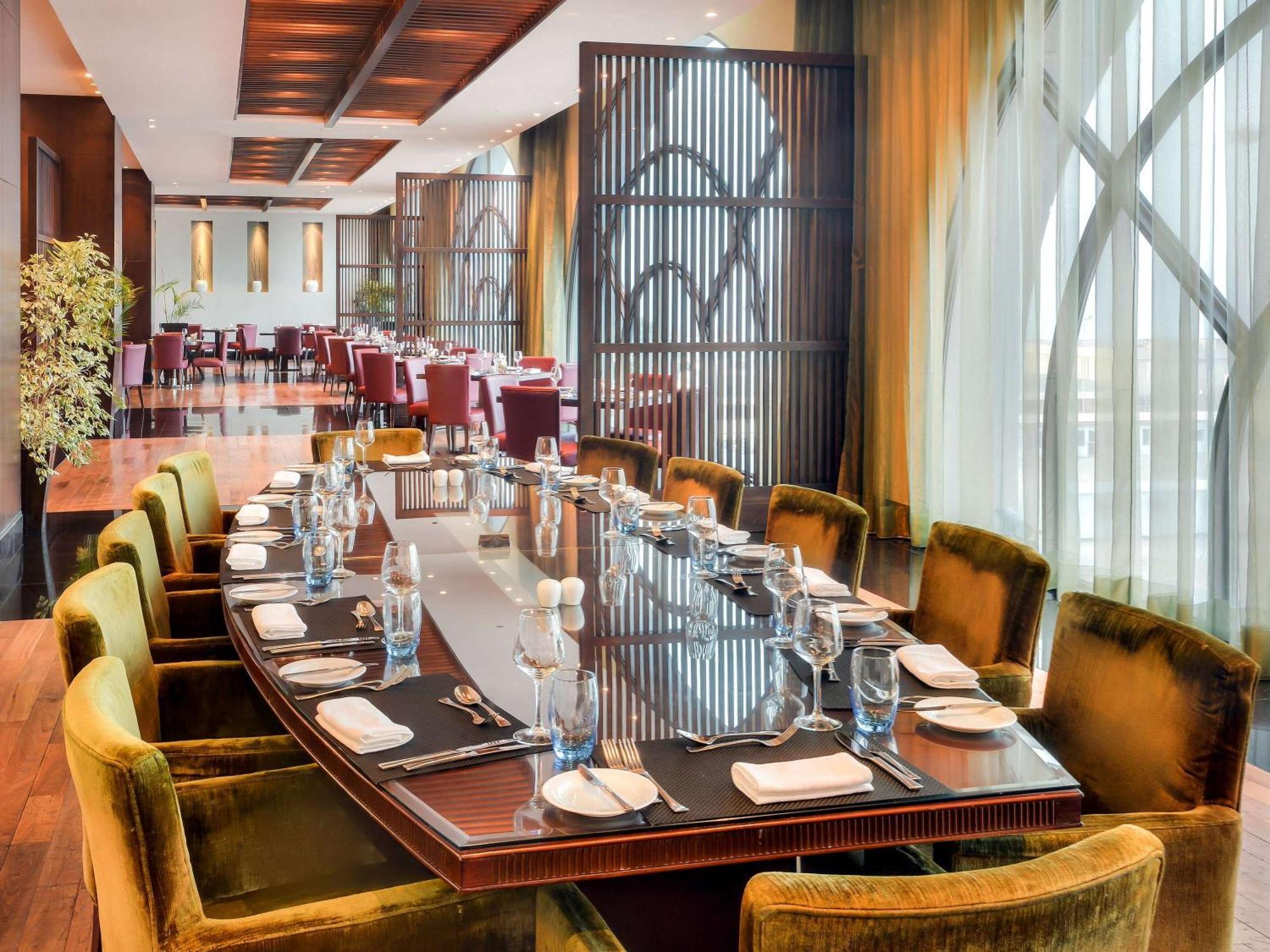 Sofitel Al Khobar The Corniche Hotel Eksteriør billede The restaurant