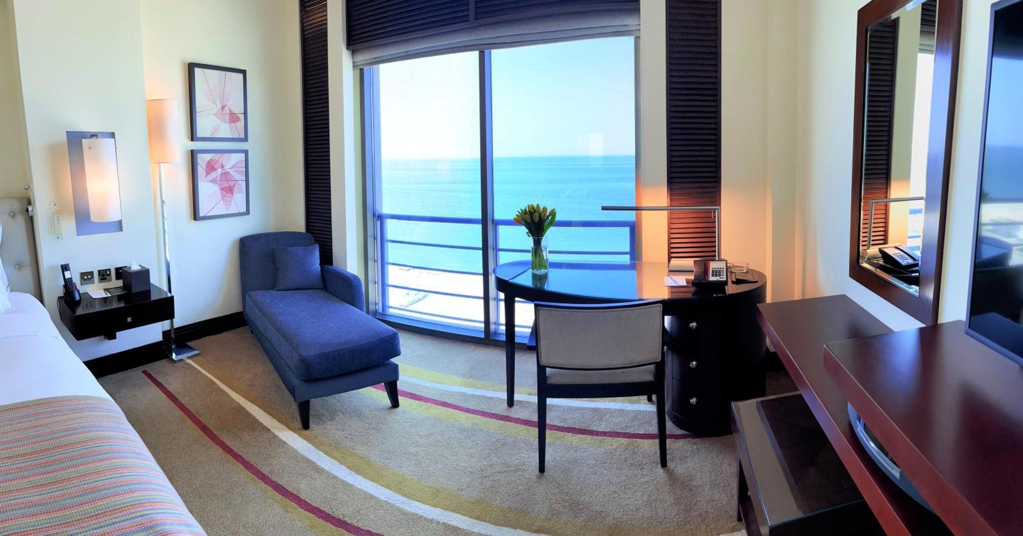 Sofitel Al Khobar The Corniche Hotel Eksteriør billede A room at the Jumeirah Beach Hotel